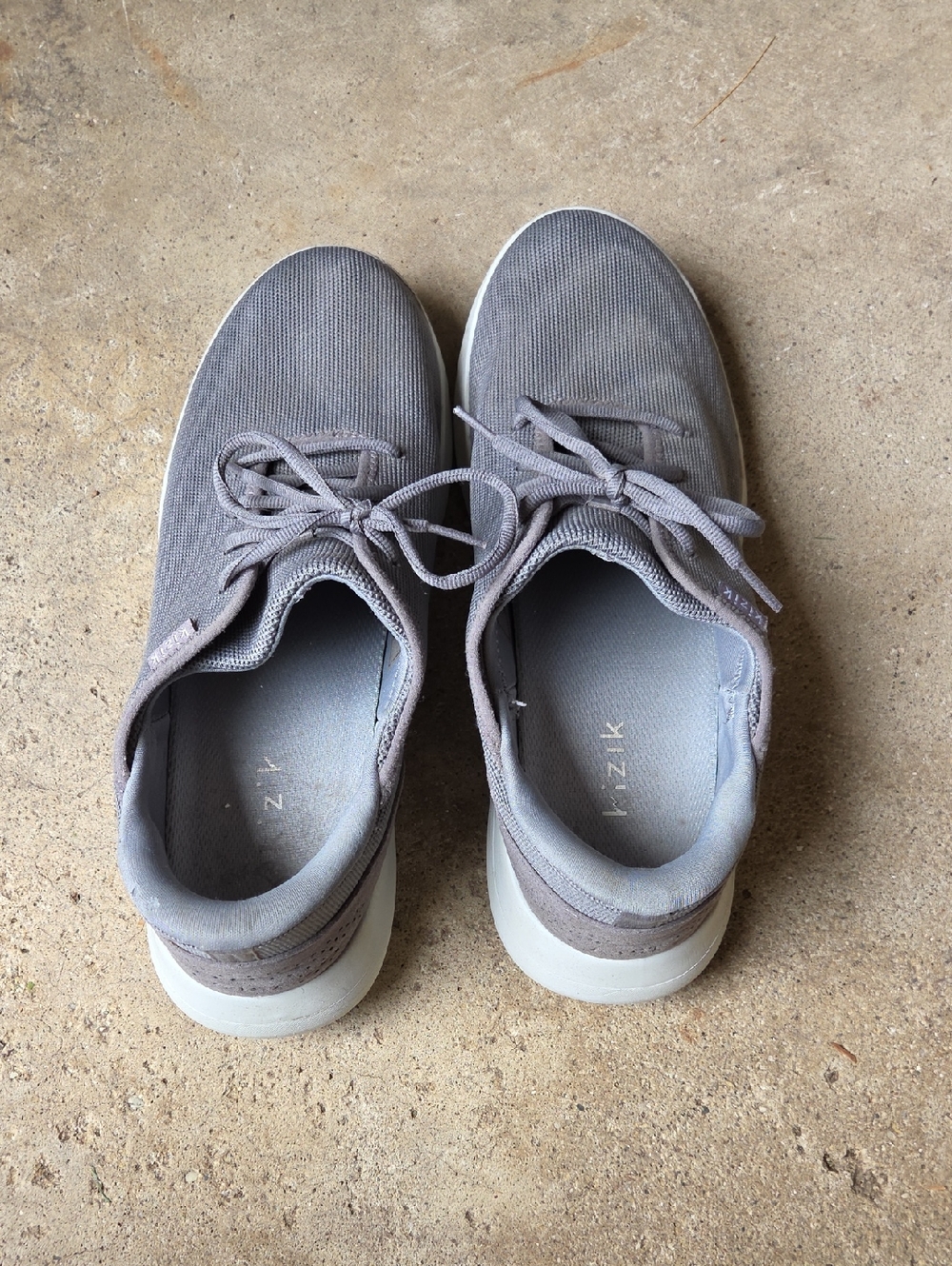 Men's Kizik Step In Sneakers in Light Gray
